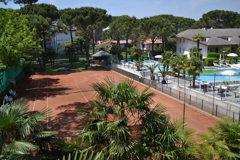 Hotel Delle Nazioni Lignano Sabbiadoro Exterior photo