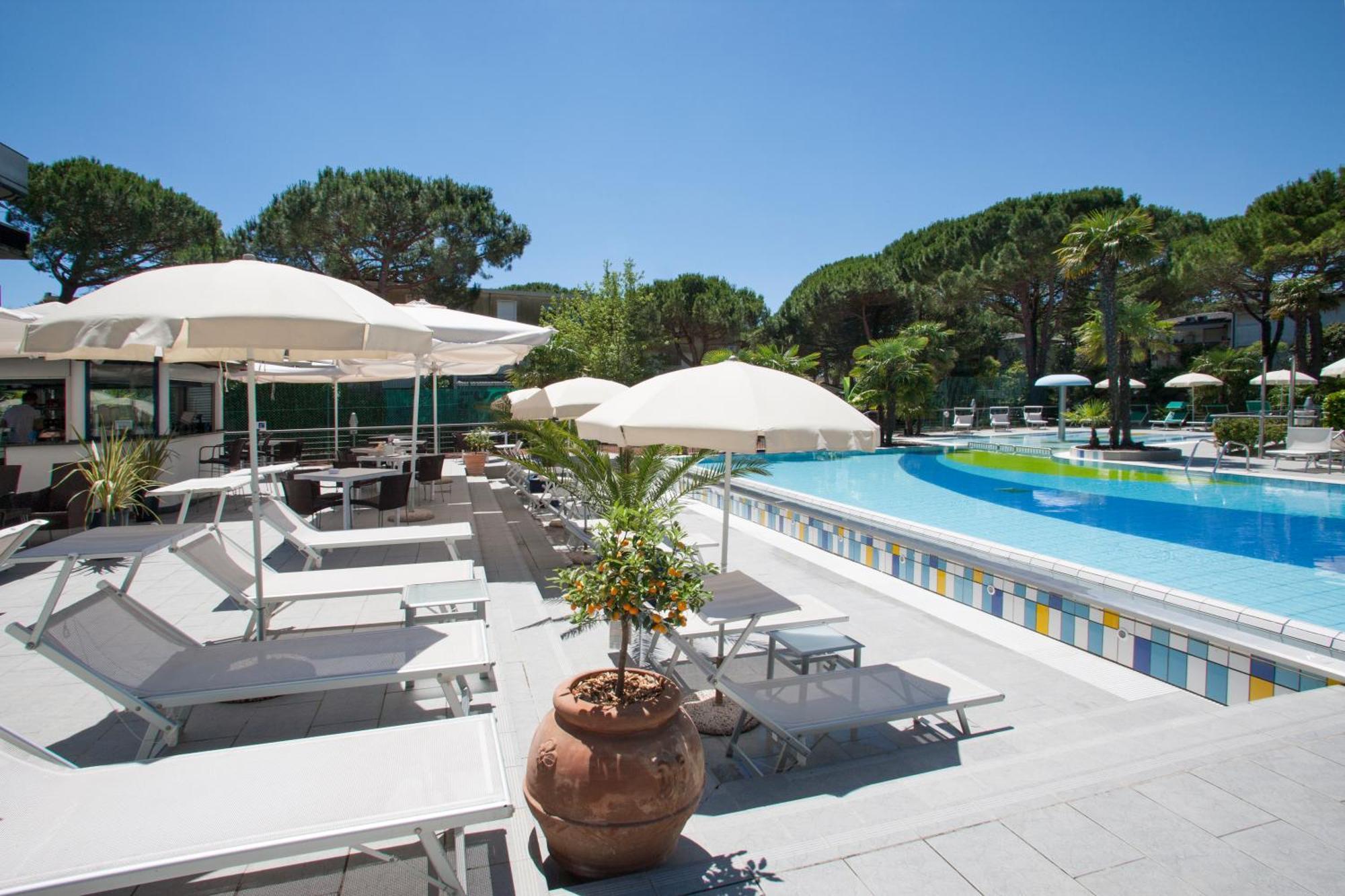 Hotel Delle Nazioni Lignano Sabbiadoro Exterior photo