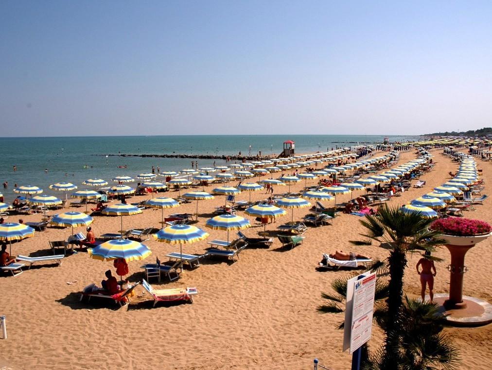 Hotel Delle Nazioni Lignano Sabbiadoro Exterior photo
